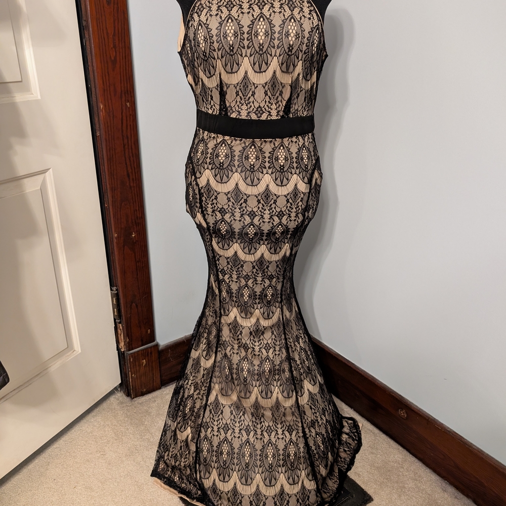 Xtaren Black and Cream Lace Maxi Dress
